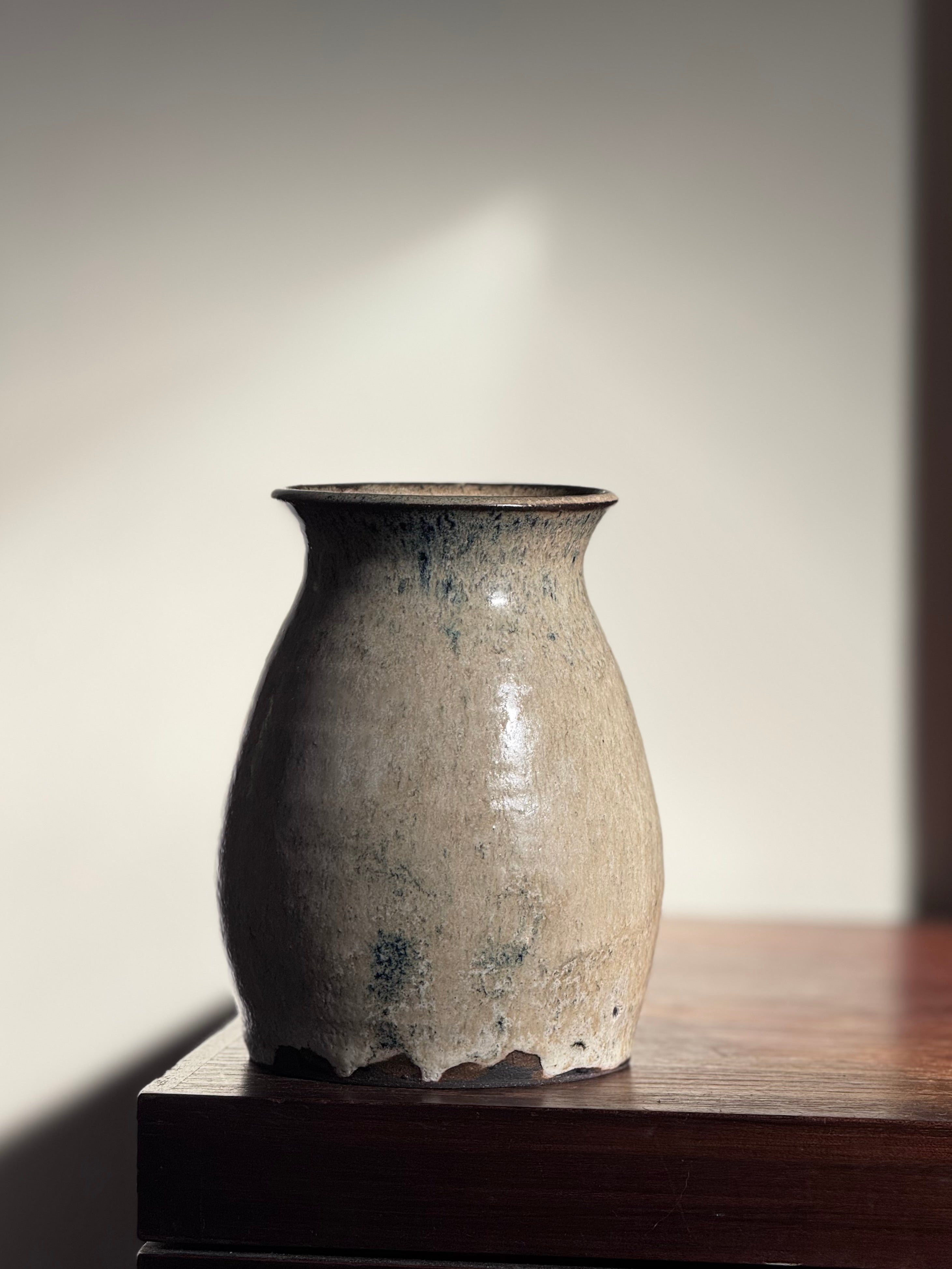 white sands vase